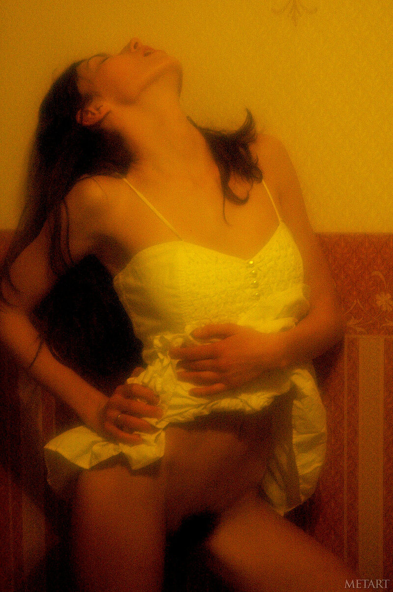 Анаис, 32